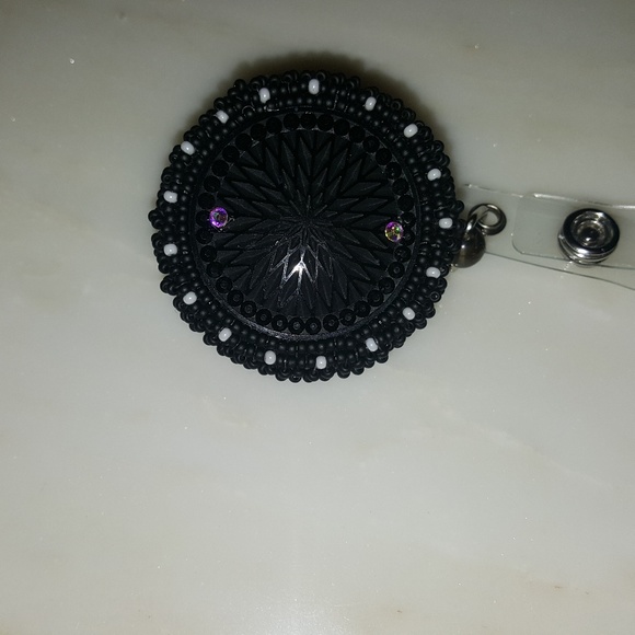 Handmade beaded earrings, badge reels - Picture 4 of 4